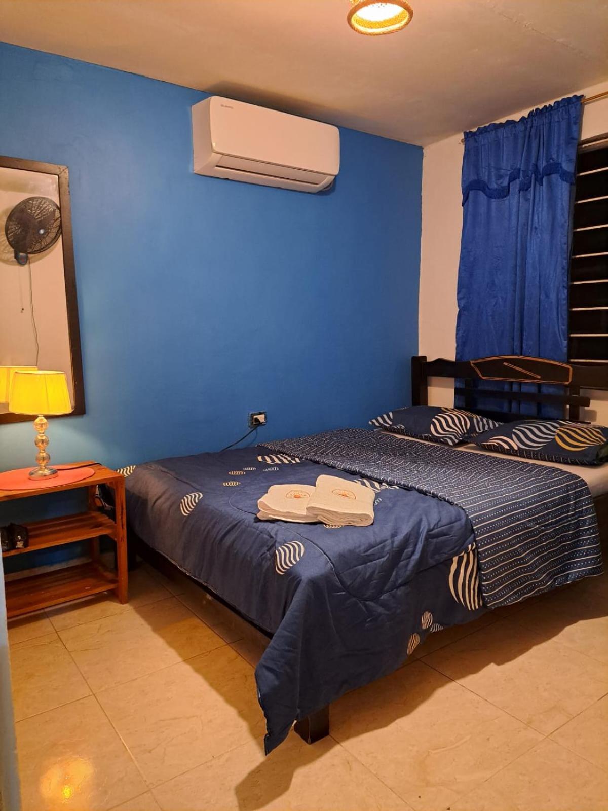 Hostel Shalom Adonai Cartagena Exterior foto